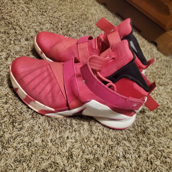 Men's Nike shoes - Picture 2 of 7